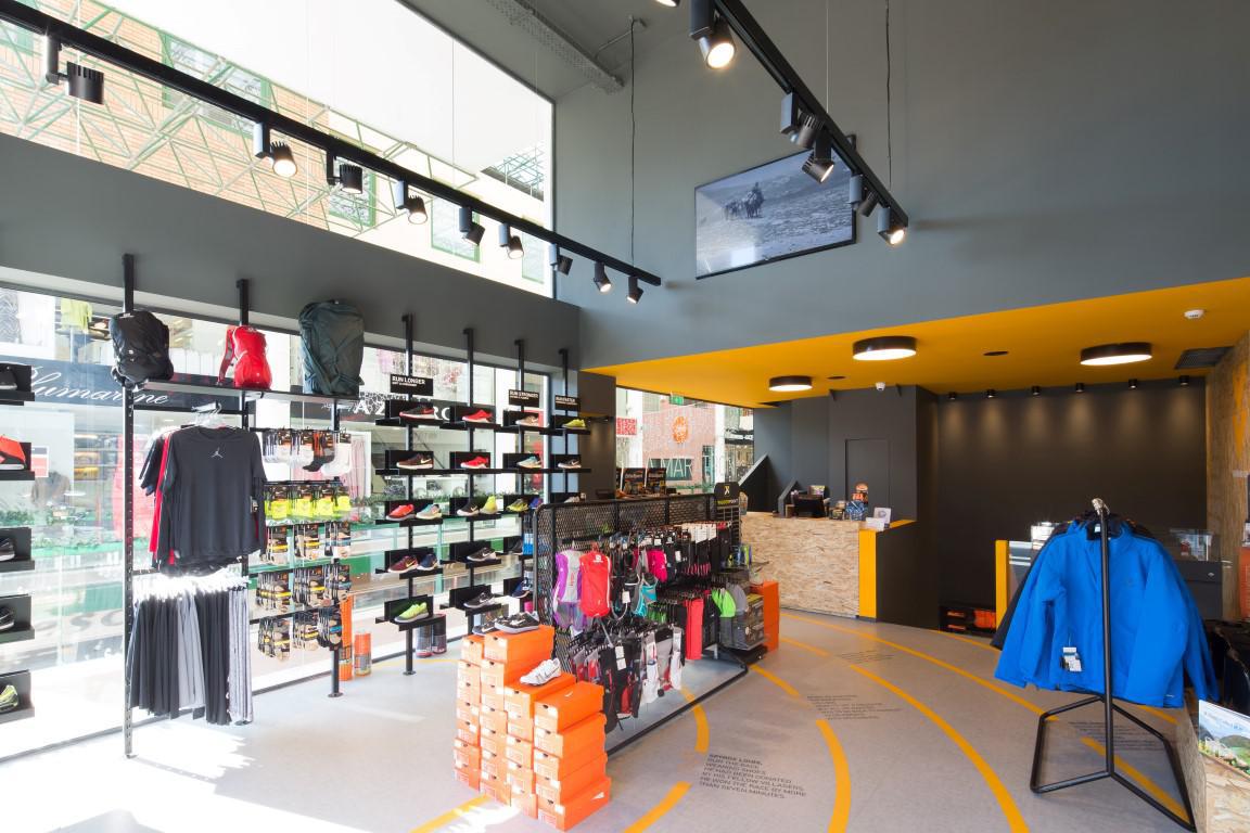 store runner